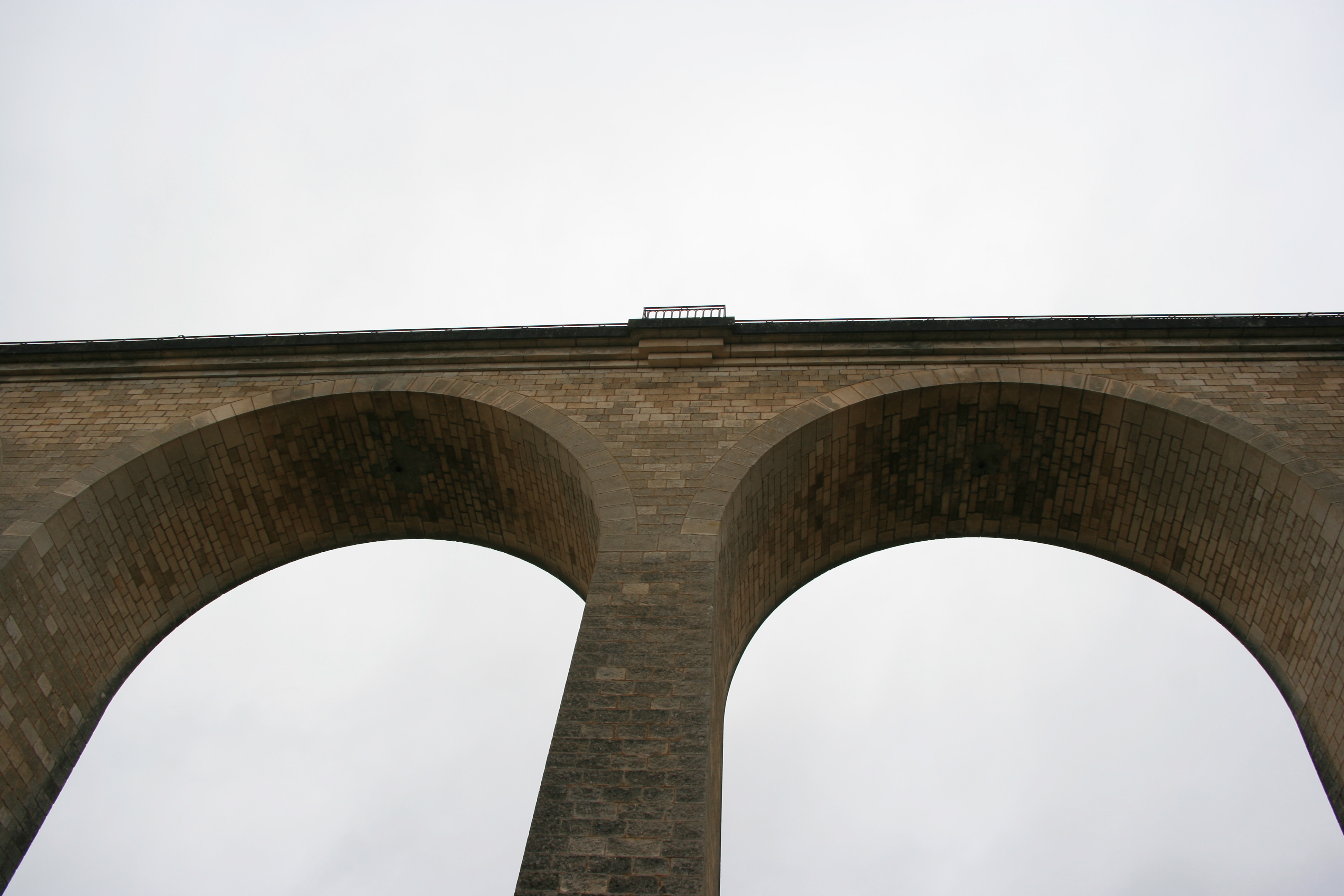 Saut élastique viaduc de Druyes les Belles Fontaines