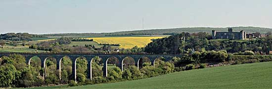 Le viaduc de Druyes les Belles Fontaines vous accueilleras cette année pour votre premier saut à l'élastique a seullement  2h de Paris en direction d'Auxerre.  L'équipe qui vous y accueilleras et la méme équipe qui sévie sur le Viaduc de Claudon dans les Vosges et vous proposerons aussi de nombreuse formules pour pouvoir sauter sur les deux ponts.